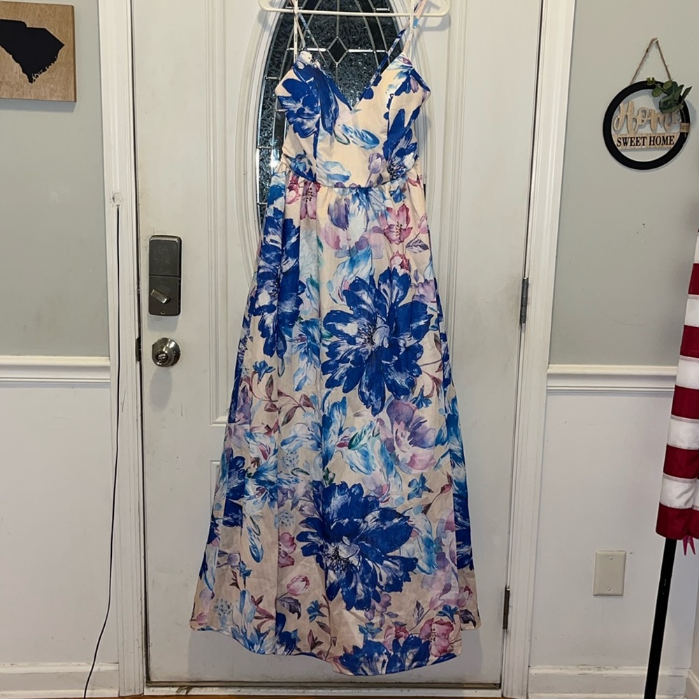 NWOT Large Floral print Soieblu Formal Dress